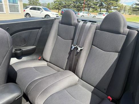 Used 2013 Chrysler 200 Touring FWD image 4