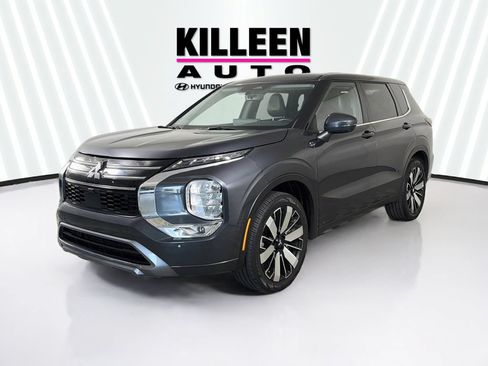 Used 2025 Mitsubishi Outlander SE FWD image 3
