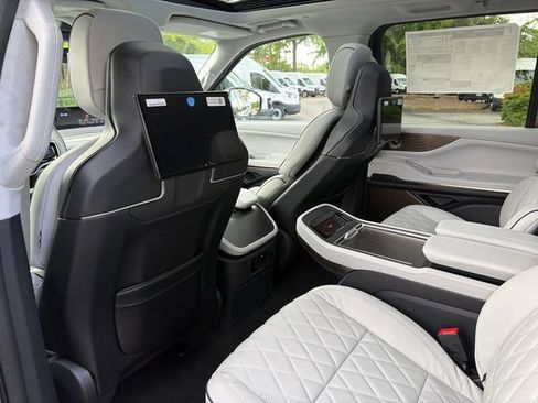 New 2027 Lincoln Navigator L Black Label AWD/4WD image 27