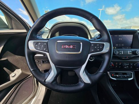 Used 2024 GMC Terrain SLT FWD image 15