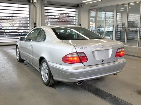 Used 2002 Mercedes-Benz CLK 320 Coupe image 4