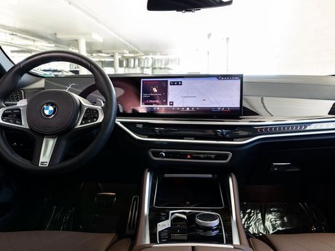 Certified 2025 BMW X6 xDrive40i image 12