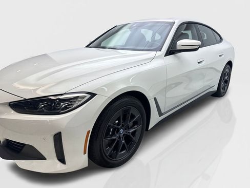 Used 2023 BMW i4 eDrive40 RWD image 11
