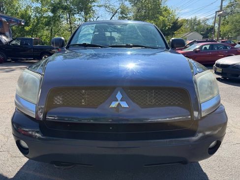 Used 2006 Mitsubishi Raider DuroCross RWD image 2