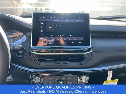 New 2026 Jeep Compass Latitude image 16