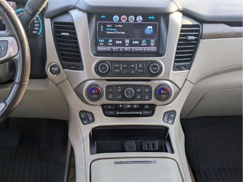 Used 2020 GMC Yukon Denali w/ Denali Premium Package image 19