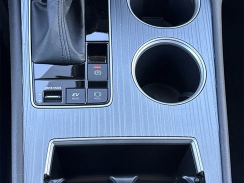 Used 2025 Toyota Sienna LE image 29