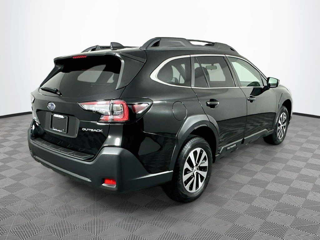 Used 2024 Subaru Outback Premium AWD/4WD image 10