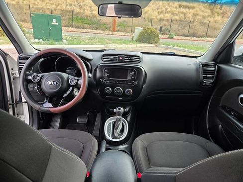 Used 2017 Kia Soul FWD image 32