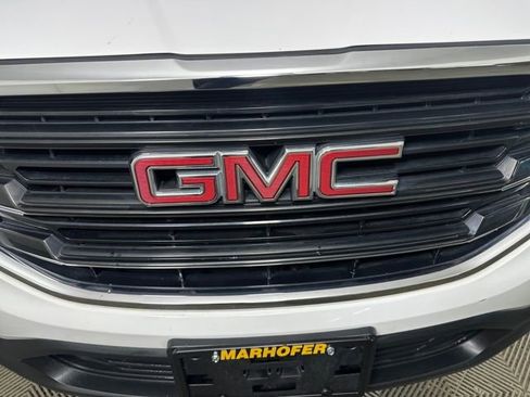 Used 2019 GMC Terrain SLE w/ Driver Convenience Package image 9