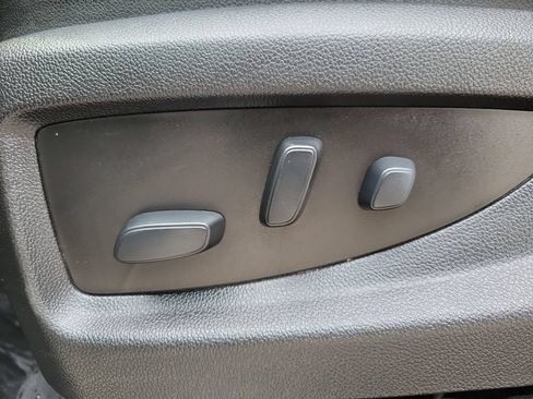 Used 2019 GMC Yukon XL SLT w/ Graphite Performance Edition AWD/4WD image 22
