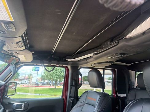 Used 2021 Jeep Gladiator Mojave AWD/4WD image 32