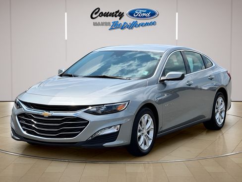 Used 2024 Chevrolet Malibu LT FWD image 2