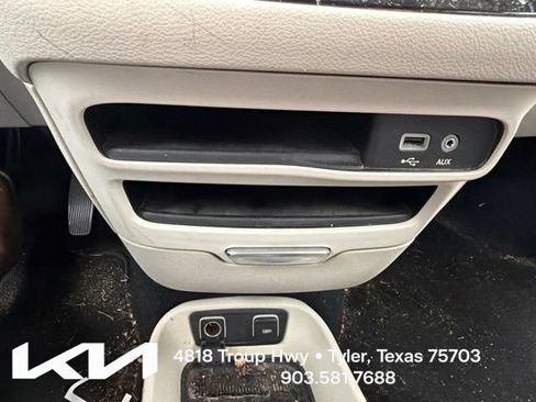 Used 2018 Chrysler Pacifica Touring Plus w/ Tire & Wheel Group FWD image 20