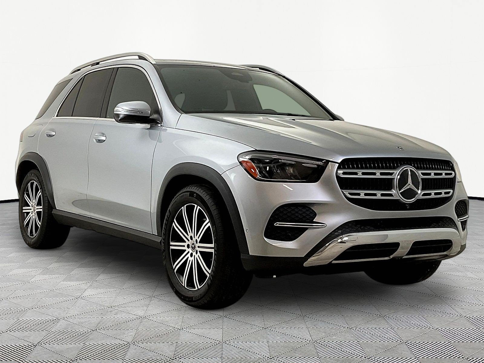 Certified 2025 Mercedes-Benz GLE 350 4MATIC image 3