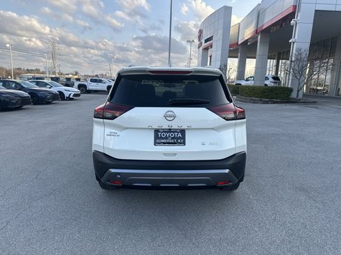 Used 2023 Nissan Rogue SL w/ SL Premium Package image 6