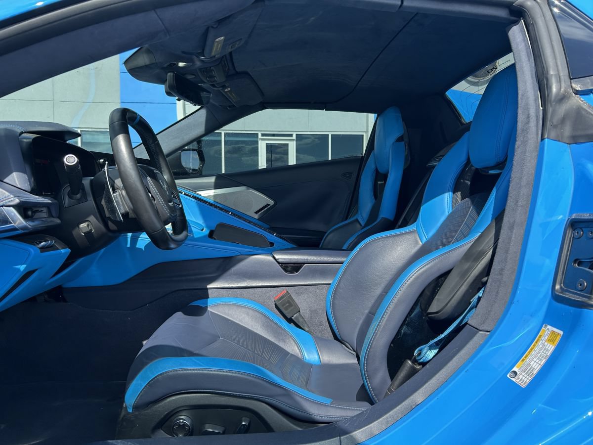 Used 2023 Chevrolet Corvette Stingray Premium Conv w/ Z51 Performance Package RWD image 9