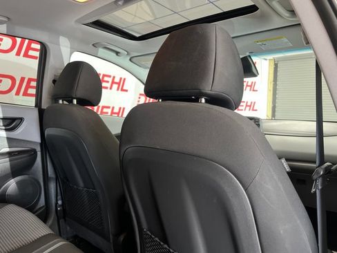 Used 2018 Hyundai Kona SEL w/ SEL Tech Package 02 FWD image 11