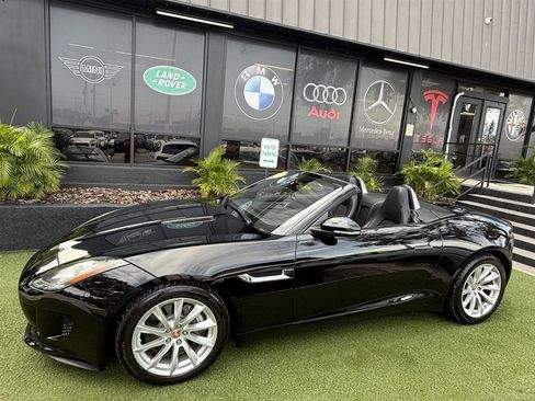 Used 2017 Jaguar F-TYPE Convertible image 8