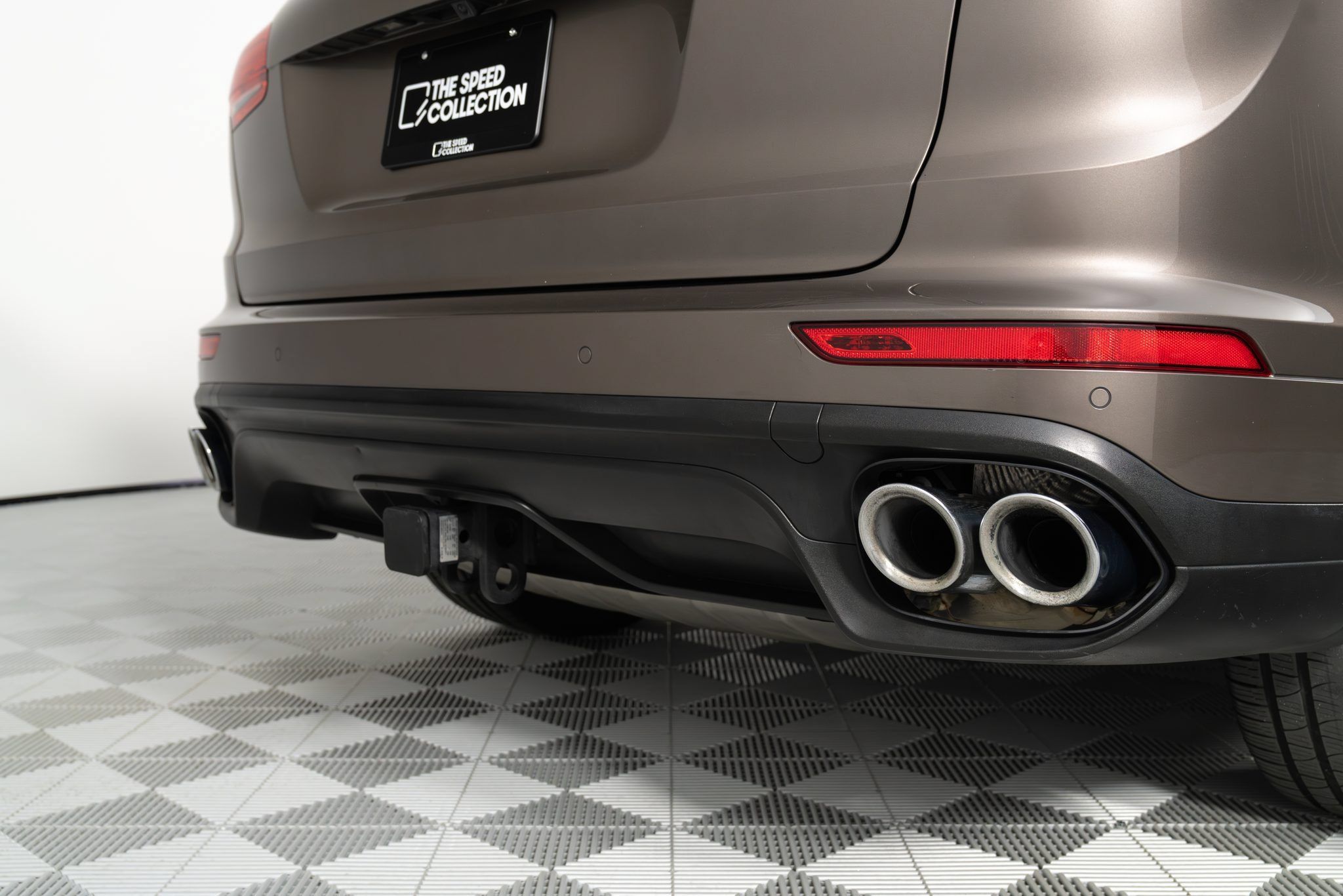 Used 2016 Porsche Cayenne Turbo S AWD/4WD image 25