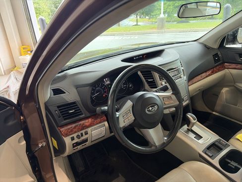Used 2011 Subaru Legacy 2.5i Limited AWD/4WD image 18