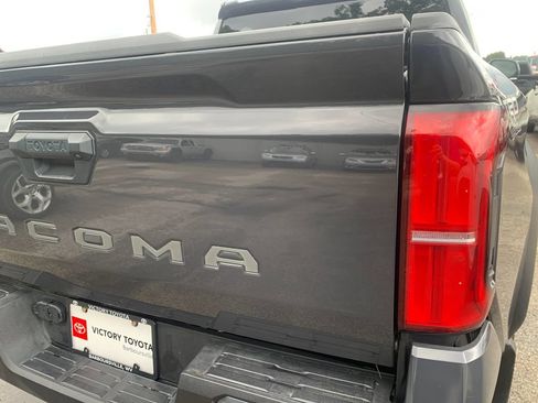 Used 2026 Toyota Tacoma TRD Off-Road AWD/4WD image 33