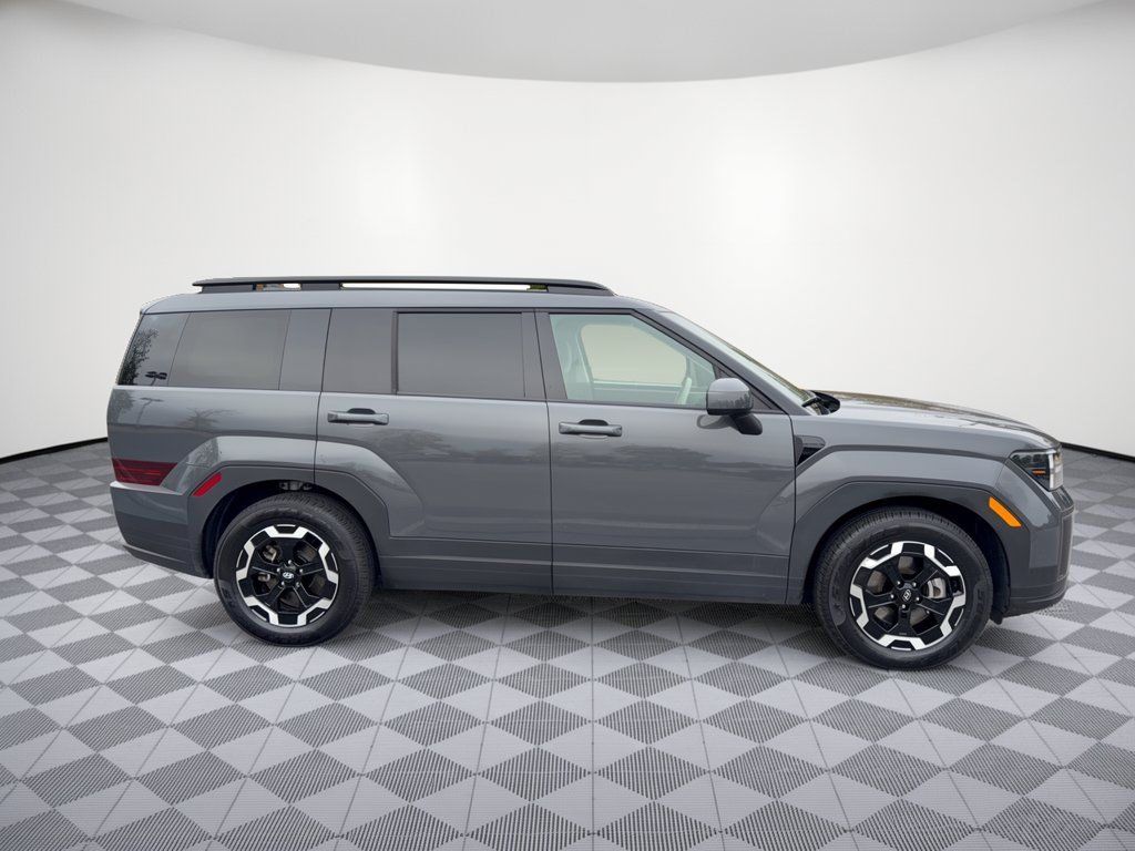 Used 2025 Hyundai Santa Fe SEL FWD image 8