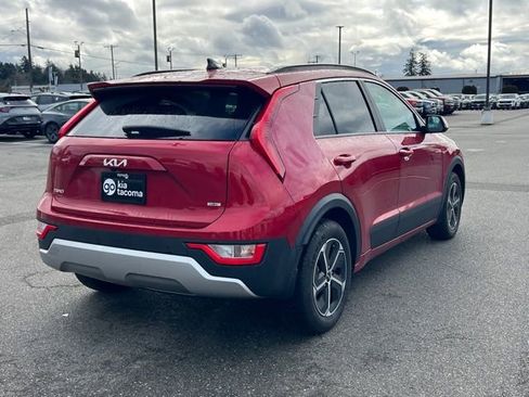 Certified 2024 Kia Niro EX image 5