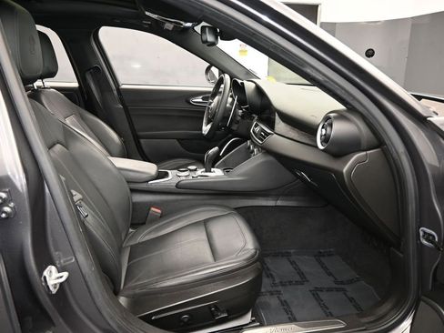 Used 2023 Alfa Romeo Giulia Sprint image 45