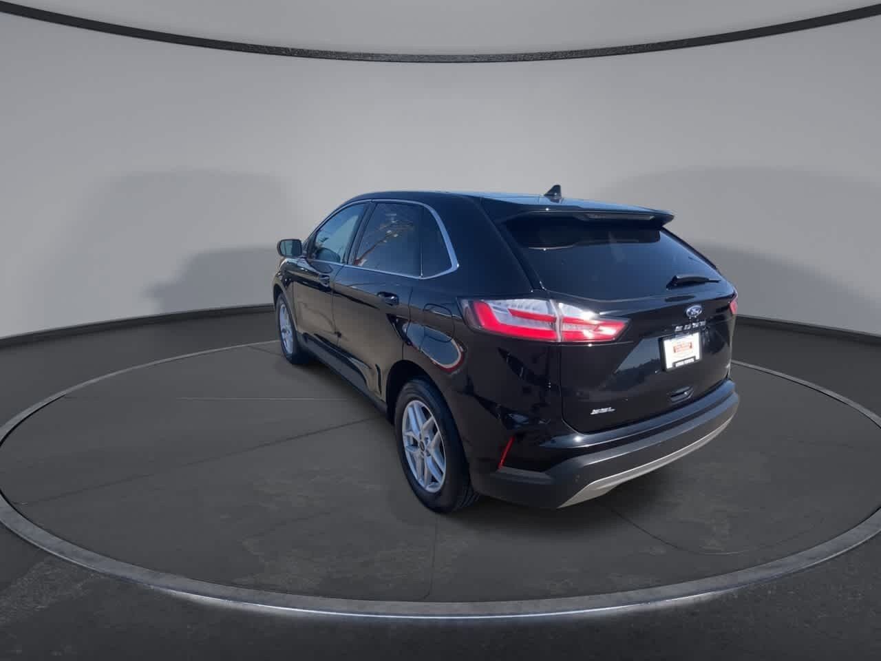 Used 2024 Ford Edge SEL AWD/4WD image 7