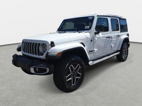New 2026 Jeep Wrangler Unlimited Sahara AWD/4WD image 36