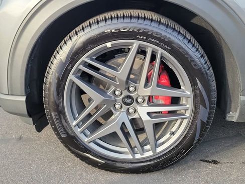 Used 2025 Ford Explorer ST image 24