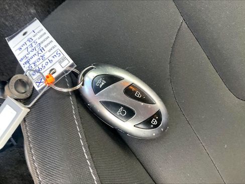 Used 2025 Hyundai Elantra SEL FWD image 15