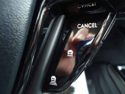 Used 2025 Lincoln Corsair AWD w/ Equipment Group 101A image 21