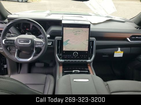 New 2025 GMC Yukon XL Denali w/ Denali Reserve Package image 22