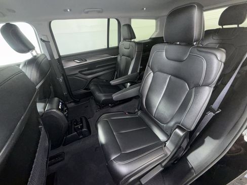 Used 2023 Jeep Grand Cherokee L Limited AWD/4WD image 24