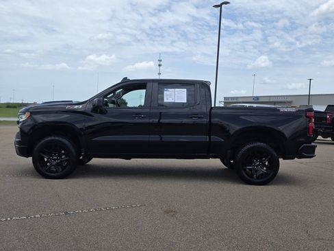 Used 2023 Chevrolet Silverado 1500 LT Trail Boss w/ Protection Package AWD/4WD image 7