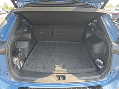 New 2026 Volkswagen Tiguan SE R-Line AWD/4WD image 16