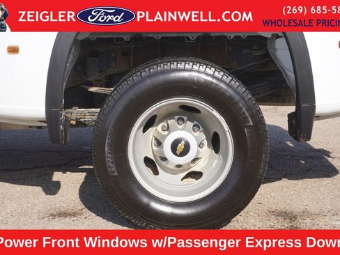 Used 2022 Chevrolet Silverado 3500 W/T w/ WT Convenience Package image 9