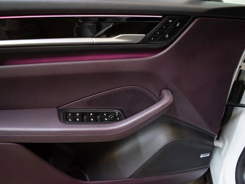 Certified 2025 Porsche Macan 4 Electric AWD/4WD image 19