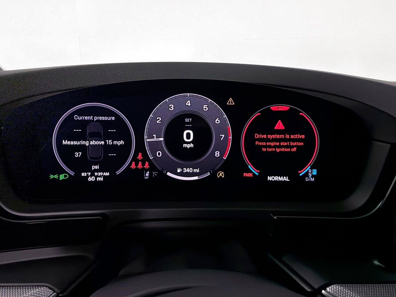 Certified 2025 Porsche Cayenne AWD/4WD image 19