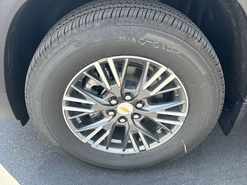 New 2026 Chevrolet Traverse LT w/ Driver Confidence Package AWD/4WD image 13