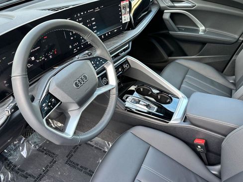 New 2025 Audi Q5 Premium image 9