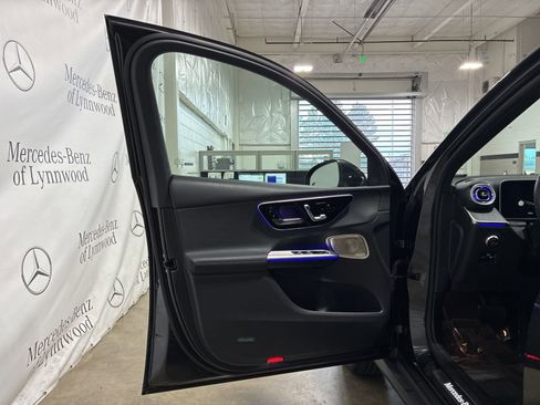 Used 2025 Mercedes-Benz GLC 300 GLC 300 image 14