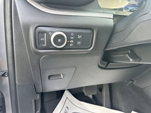 Used 2022 Ford Explorer XLT w/ Equipment Group 202A image 16