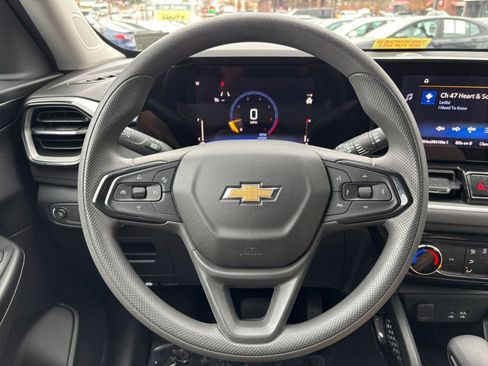 Used 2025 Chevrolet TrailBlazer LT image 34