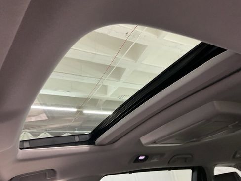 Used 2023 Honda Odyssey Elite image 21