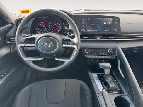 Certified 2022 Hyundai Elantra SEL image 12