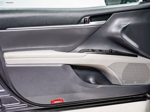 Certified 2023 Toyota Camry SE w/ Convenience Package image 19