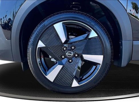 New 2026 Nissan Kicks SR FWD image 13